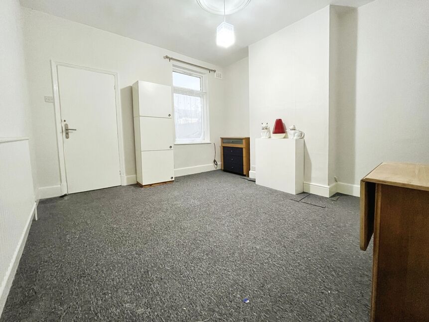 3 bedroom Mid Terrace House for sale, Kingston Road, Leicester, LE2 £