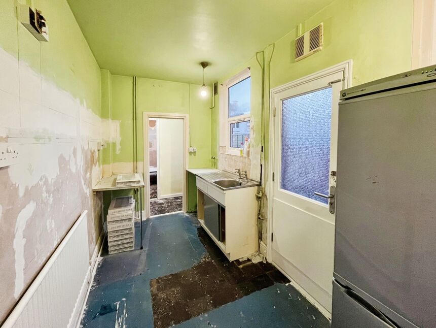 3 bedroom Mid Terrace House for sale, Kingston Road, Leicester, LE2 £