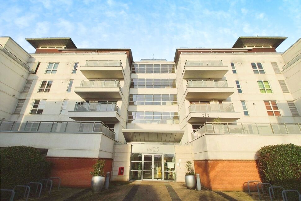 Main image of 3 bedroom  Flat to rent, Watkin Road, Leicester, Leicestershire, LE2
