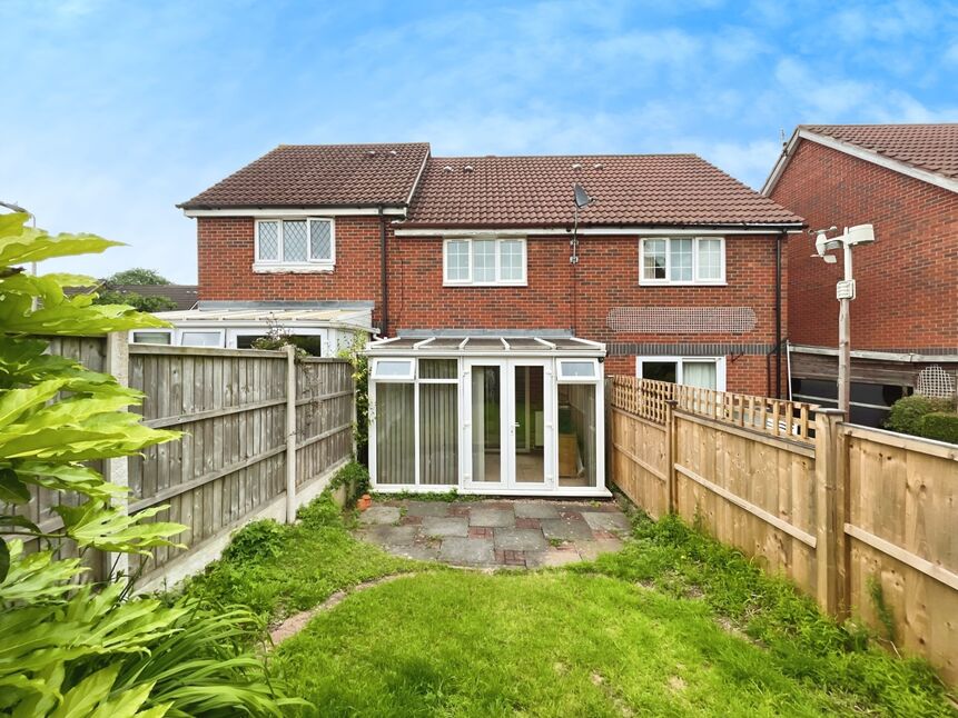 2 bedroom Mid Terrace House for sale, Belfry Drive, Leicester, LE3 £