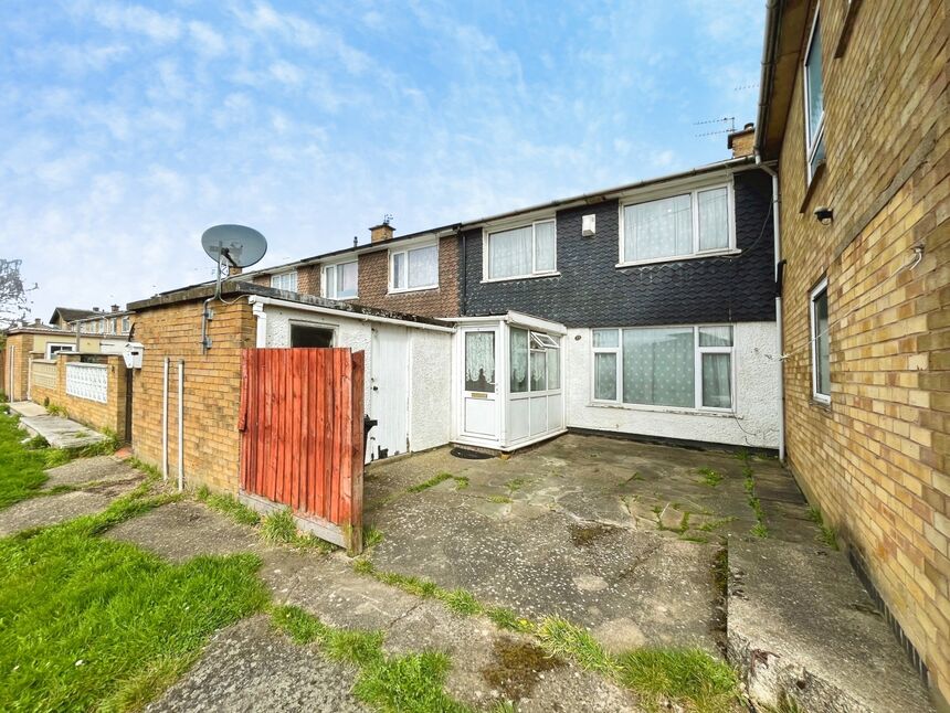 3 bedroom Mid Terrace House for sale