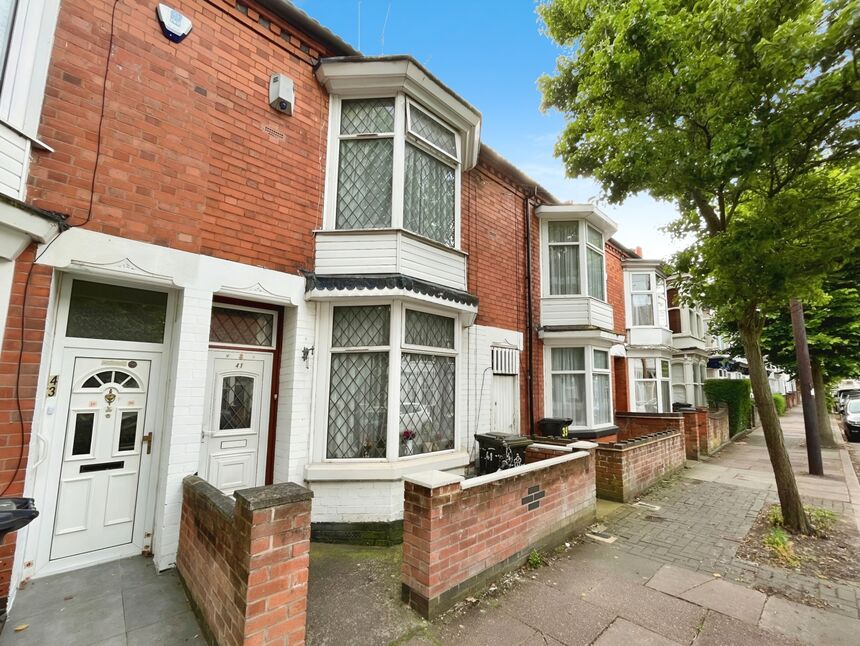 Main image of 3 bedroom Mid Terrace House for sale, Eastleigh Road, Leicester, Leicestershire, LE3