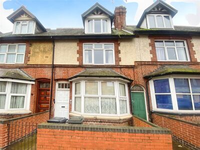 2 bedroom Mid Terrace Flat to rent