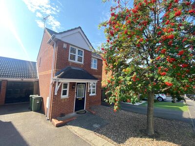 3 bedroom Link Detached House to rent
