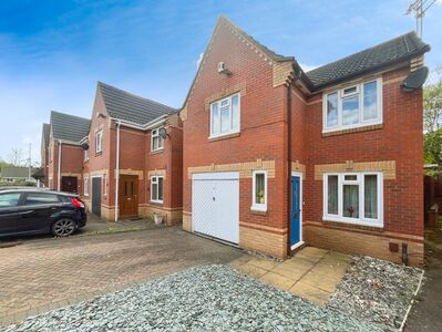Cottage Farm Close, 3 bedroom Detached House for sale, £300,000