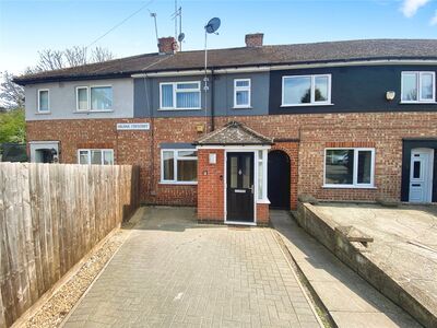 Helena Crescent, 3 bedroom Mid Terrace House to rent, £1,150 pcm