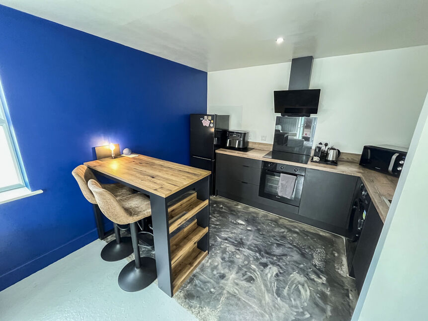 Lounge / Kitchen