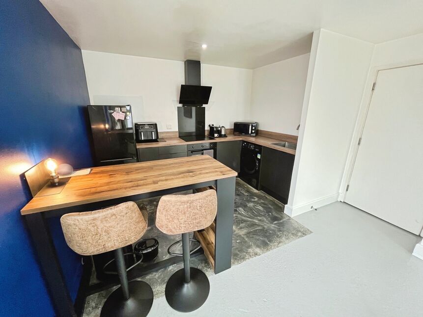 Lounge / Kitchen