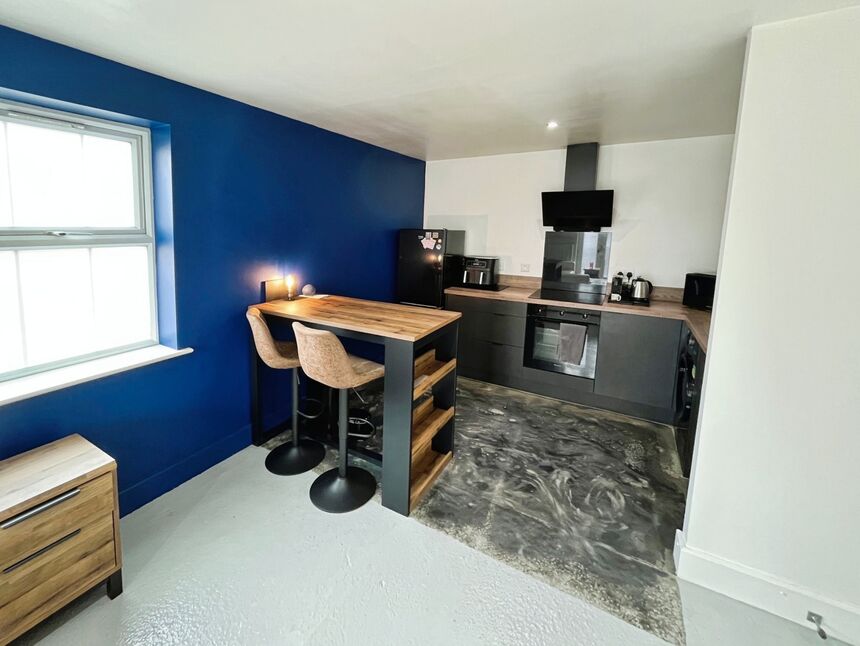 Lounge / Kitchen