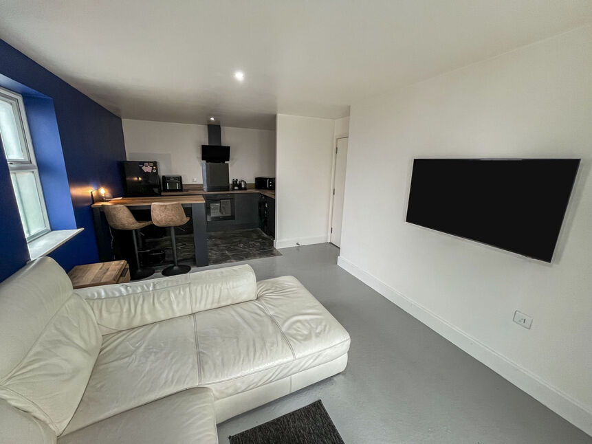 Lounge / Kitchen