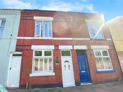 2 bedroom Mid Terrace House to rent
