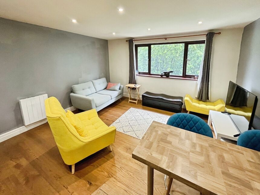 Lounge / Kitchen