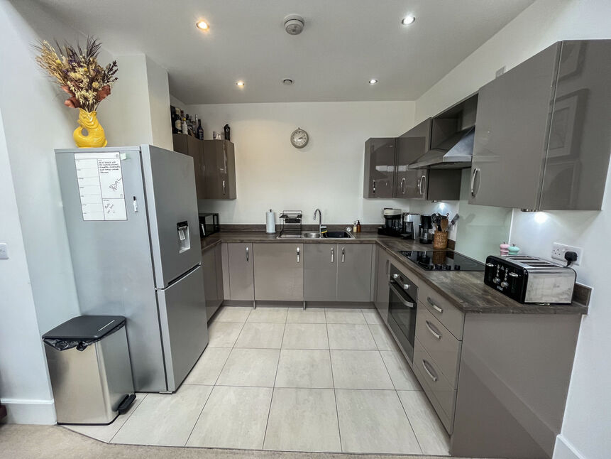 Kitchen / Lounge / Diner