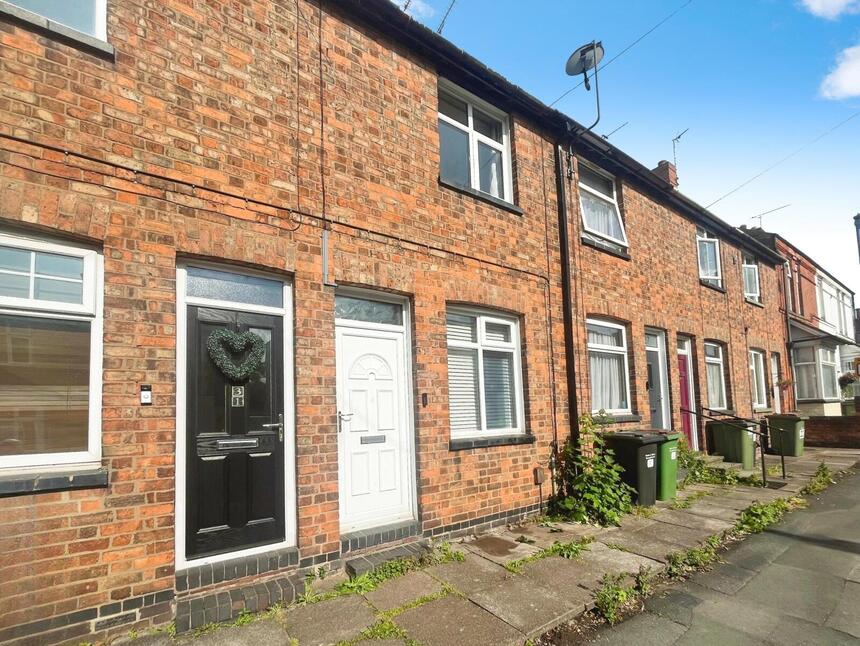 2 bedroom Mid Terrace House for sale