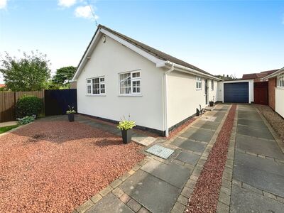 Glebe Road, 3 bedroom Detached Bungalow to rent, £1,700 pcm