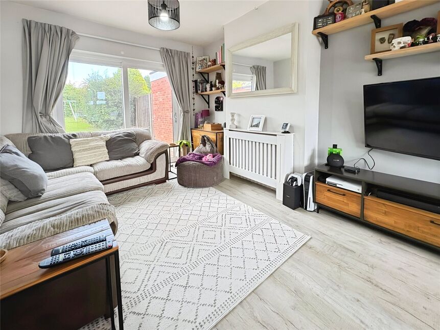 Living Room / Dining