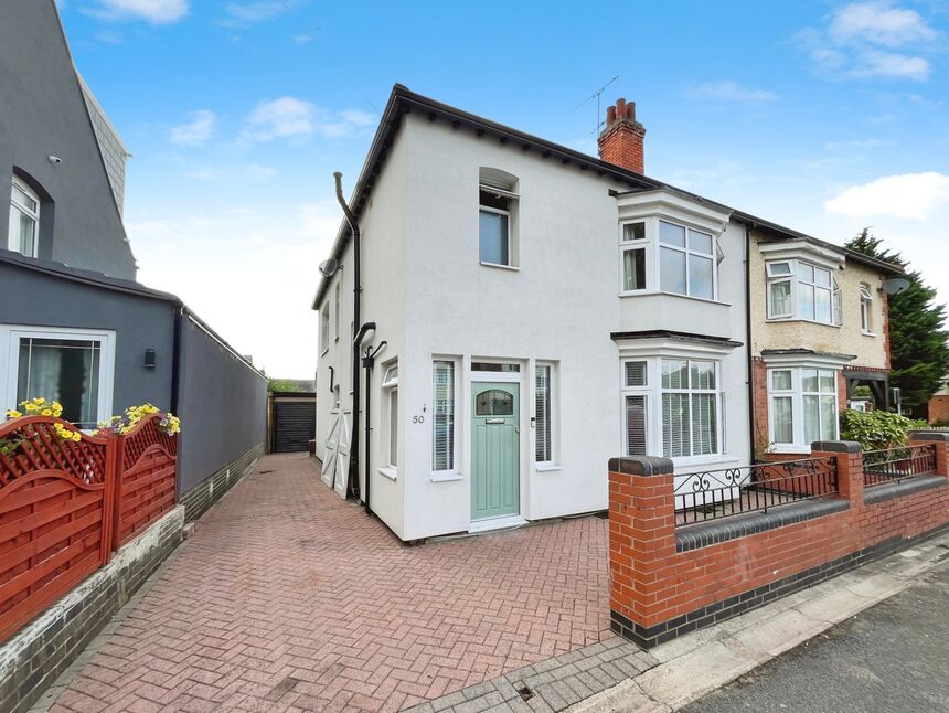 Main image of 3 bedroom Semi Detached House for sale, Humberstone Drive, Leicester, Leicestershire, LE5