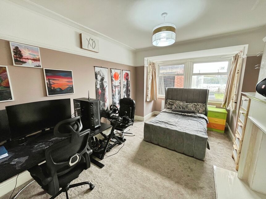 Sitting Room / Bed 4