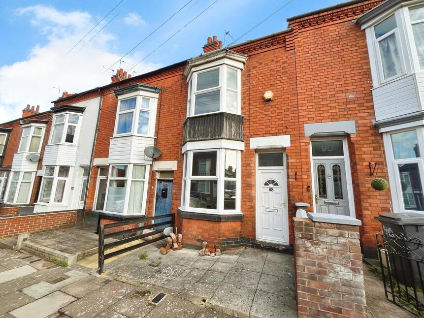 Main image of 3 bedroom Mid Terrace House for sale, Haddenham Road, Leicester, Leicestershire, LE3