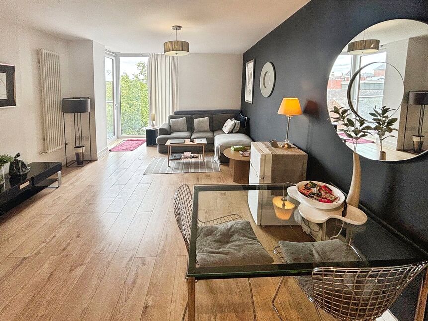 Living / Kitchen