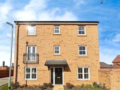 Cannock Grove, Peterborough, 3 bedroom Semi Detached Property to rent, £1,550 pcm