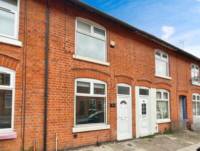 2 bedroom Mid Terrace House for sale