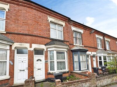 3 bedroom Mid Terrace House for sale