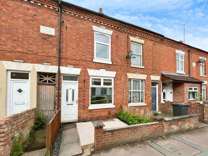 Main image of 2 bedroom Mid Terrace House for sale, Cavendish Road, Leicester, Leicestershire, LE2