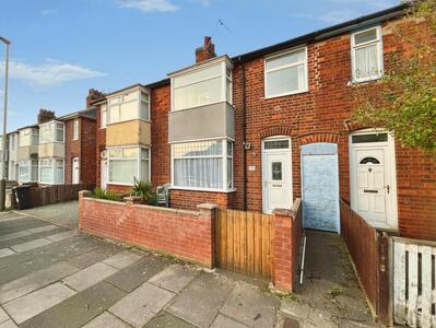 3 bedroom Mid Terrace House for sale