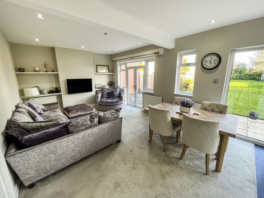 Lounge / Kitchen / Diner