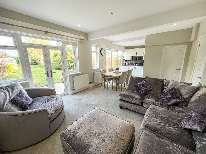 Lounge / Kitchen / Diner