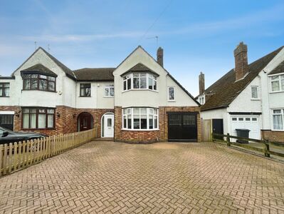 4 bedroom Semi Detached House for sale