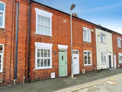 2 bedroom Mid Terrace House for sale