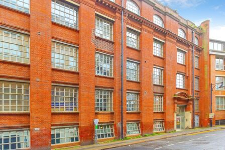 3 bedroom Flat for sale