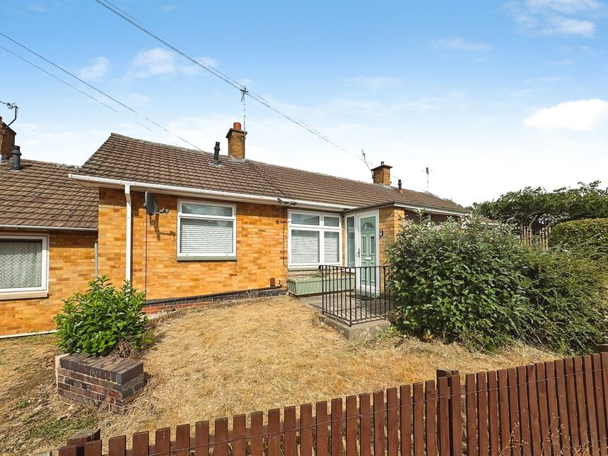 Main image of 1 bedroom Mid Terrace Bungalow for sale, Upper Hall Close, Leicester, Leicestershire, LE5