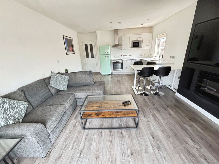 Living / Kitchen