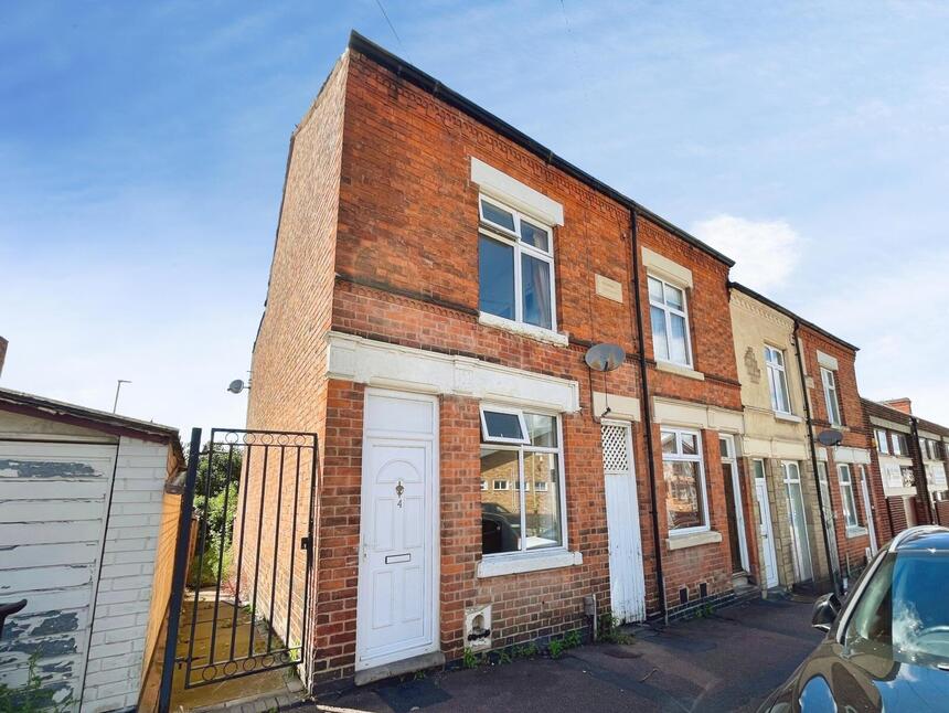 2 bedroom End Terrace House for sale