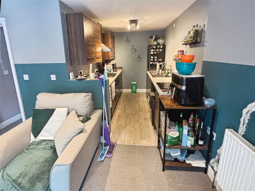 Living / Kitchen