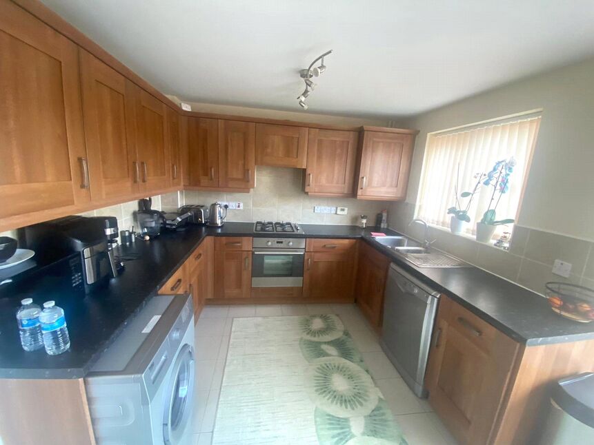Kitchen / Dining