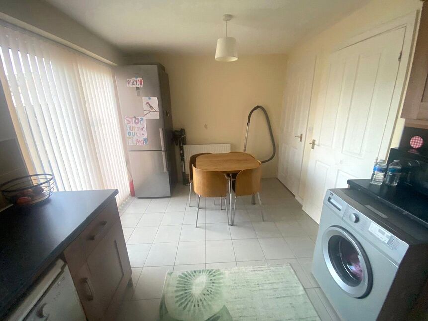 Kitchen / Dining