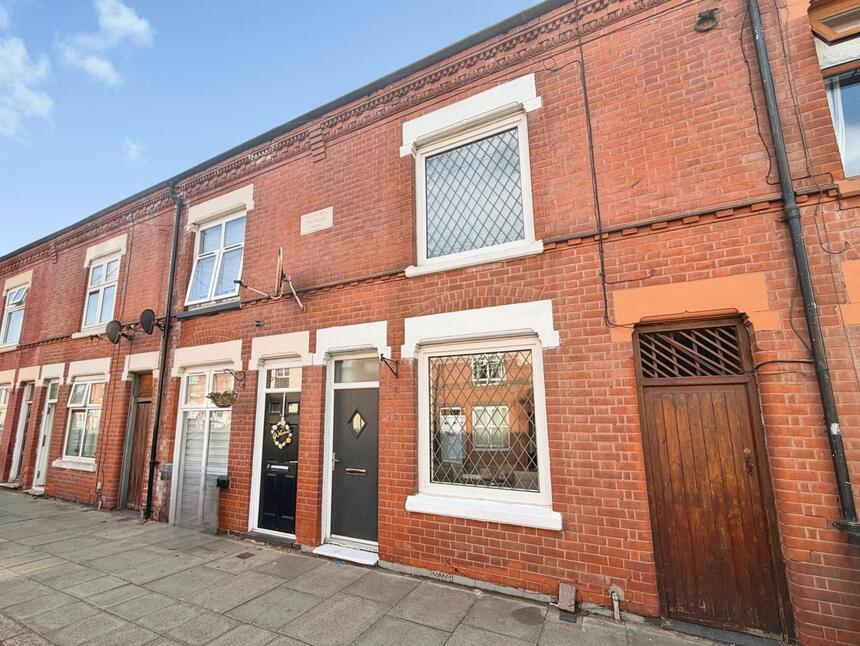 Main image of 2 bedroom Mid Terrace House for sale, Dunton Street, Leicester, Leicestershire, LE3