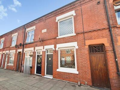 2 bedroom Mid Terrace House for sale