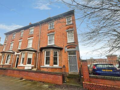 4 bedroom End Terrace House for sale