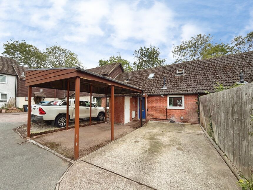 Main image of 4 bedroom Mid Terrace Bungalow for sale, Blue Gates Road, Leicester, Leicestershire, LE4