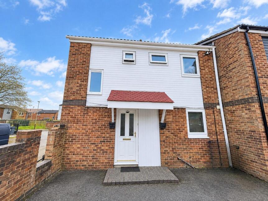 Main image of 3 bedroom End Terrace House for sale, Cross Hedge Close, Leicester, Leicestershire, LE4