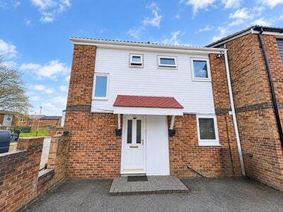 Cross Hedge Close, 3 bedroom End Terrace House for sale, &pound;200,000
