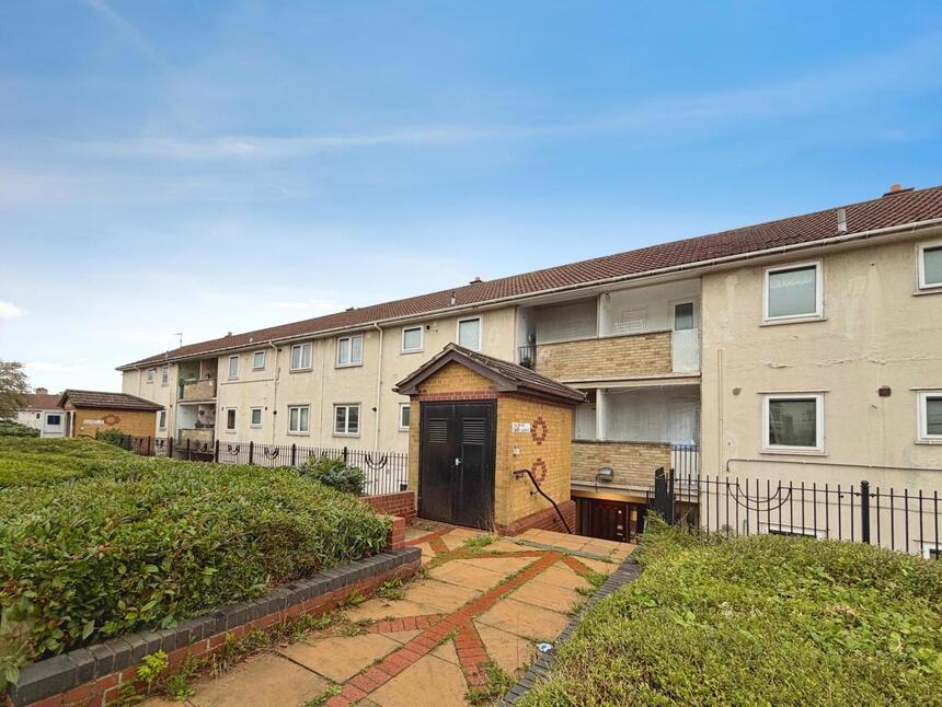 2 bedroom Flat for sale