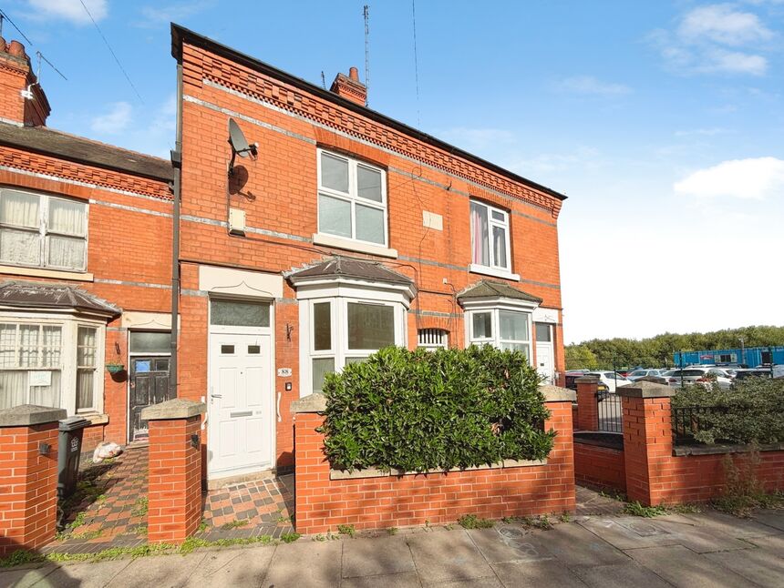Main image of 2 bedroom Mid Terrace House for sale, Bonchurch Street, Leicester, Leicestershire, LE3