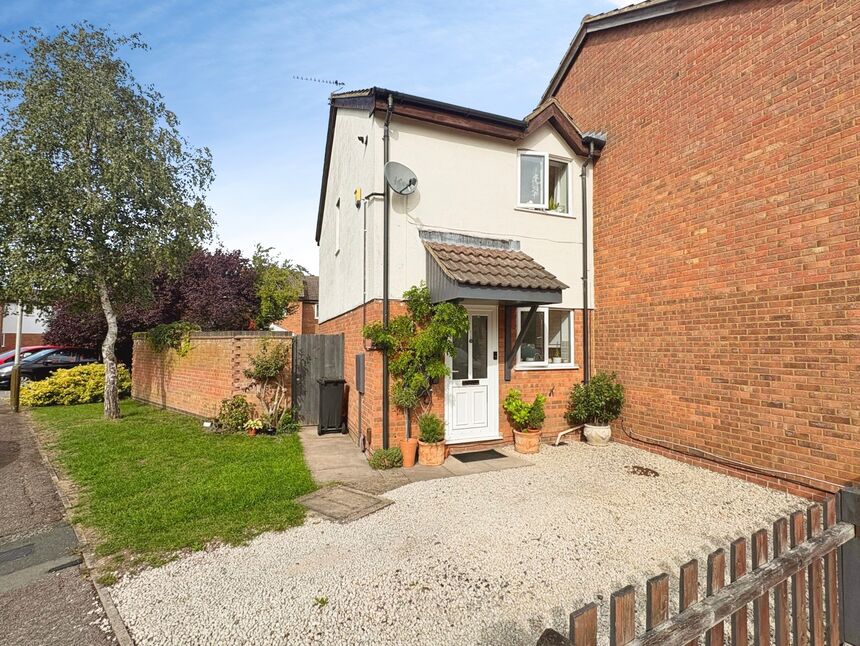Main image of 2 bedroom End Terrace House for sale, Cairngorm Close, Leicester, Leicestershire, LE2