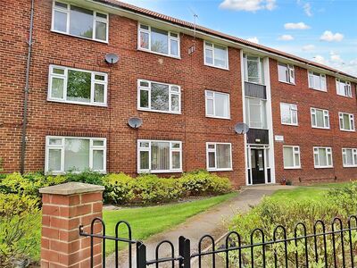 Fieldhouse Drive, 1 bedroom Flat to rent, &pound;750 pcm